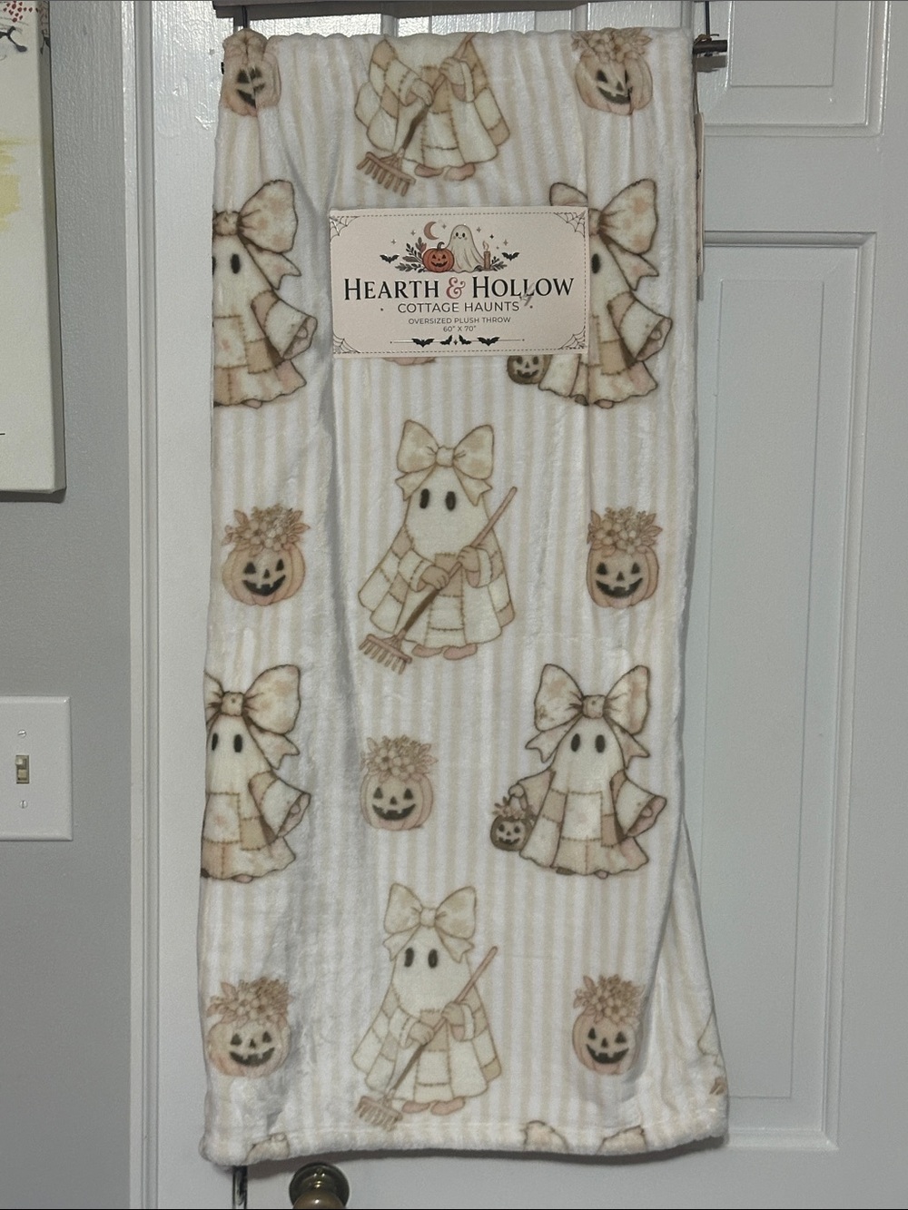 Hearth & Hollow ghost oversized plush throw